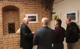 „Pejzaż z wodą w tle” wystawa fotograficzna Rajmunda Szczepańskiego w Muzeum Pogranicza