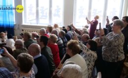 „Wiewióreczki” złożyły życzenia z okazji Dnia Babci i Dziaka