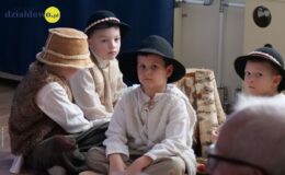 „Wiewióreczki” złożyły życzenia z okazji Dnia Babci i Dziaka