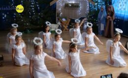„Wiewióreczki” złożyły życzenia z okazji Dnia Babci i Dziaka