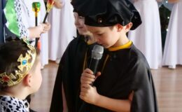 „Wiewióreczki” złożyły życzenia z okazji Dnia Babci i Dziaka