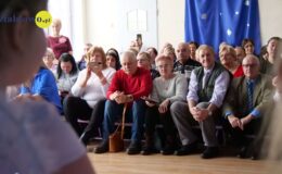 „Wiewióreczki” złożyły życzenia z okazji Dnia Babci i Dziaka