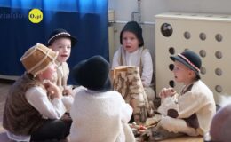 „Wiewióreczki” złożyły życzenia z okazji Dnia Babci i Dziaka