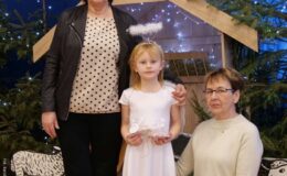 „Wiewióreczki” złożyły życzenia z okazji Dnia Babci i Dziaka