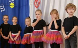 „Jeżyki” na dzień babci i dziadka