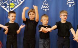 „Jeżyki” na dzień babci i dziadka