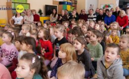 Bożonarodzeniowe przedstawienie w wykonaniu „Zajączków”