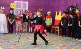 Bożonarodzeniowe przedstawienie w wykonaniu „Zajączków”