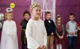 Bożonarodzeniowe przedstawienie w wykonaniu „Zajączków”