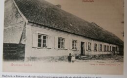 pocztówka przedstawiająca budynek
