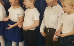 Dzień Babci i Dziadka w grupie Krasnali