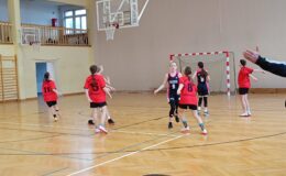 Dziewczęta też grają w kosza, i to całkiem nieźle