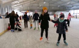 Ferie na sportowo – na lodowisku i na hali