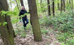 Dzień Ziemi – z tej okazji młodzież sprzątała las