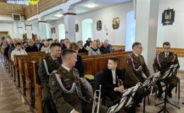 Muzycy uświetnili Liturgię Mszy Świętej w kościele pw. Podwyższenia Krzyża Świętego