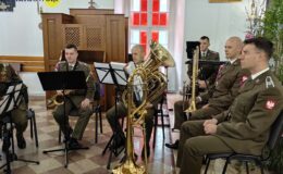 Muzycy uświetnili Liturgię Mszy Świętej w kościele pw. Podwyższenia Krzyża Świętego