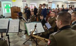 Muzycy uświetnili Liturgię Mszy Świętej w kościele pw. Podwyższenia Krzyża Świętego
