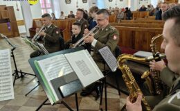 Muzycy uświetnili Liturgię Mszy Świętej w kościele pw. Podwyższenia Krzyża Świętego