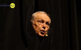 „Znamy się tylko z kolejki, a jednak lubimy się trochę”. Migawki z PRL’u – spektakl w MDK