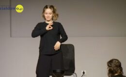 Wyjątkowe wydarzenie – performans na deskach MDK – „Moje ręce krzyczą”