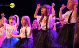 Roztańczone i rozśpiewane przedszkolaki, czyli VI Festiwal Tańca