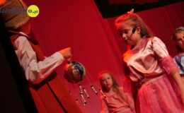 Grupy teatralne „Na Maksa” i „Heheszki” na dużej scenie