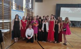 Pożegnanie uczniów klasy ósmej Szkoły Podstawowej nr 4