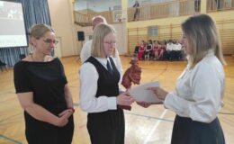 Pożegnanie uczniów klasy ósmej Szkoły Podstawowej nr 4