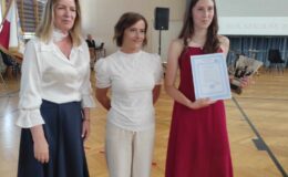 Pożegnanie uczniów klasy ósmej Szkoły Podstawowej nr 4