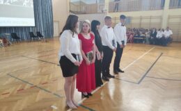 Pożegnanie uczniów klasy ósmej Szkoły Podstawowej nr 4