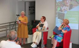 Promocja najnowszego tomiku poetyckiego Marii Dłuskiej „Taniec na osi czasu”