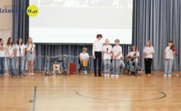 Pożegnanie uczniów klasy ósmej Szkoły Podstawowej nr 4