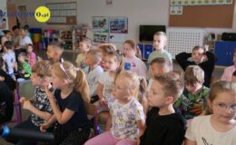 Seniorzy przedszkolakom. „Rzepka” dla dzieci z Przedszkola nr 4