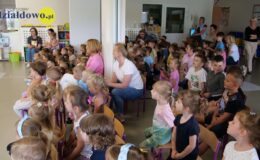 Seniorzy przedszkolakom. „Rzepka” dla dzieci z Przedszkola nr 4
