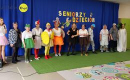 Seniorzy przedszkolakom. „Rzepka” dla dzieci z Przedszkola nr 4