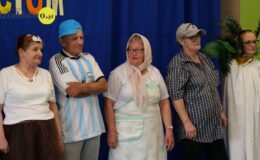 Seniorzy przedszkolakom. „Rzepka” dla dzieci z Przedszkola nr 4