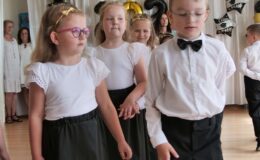 Grupa „Wiewióreczek” z Przedszkola nr 1 uroczyście pożegnały swoje przedszkole