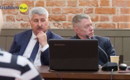 Burmistrz Grzegorz Mrowiński z jednogłośnym wotum zaufania i absolutorium