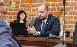 Burmistrz Grzegorz Mrowiński z jednogłośnym wotum zaufania i absolutorium