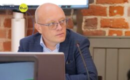 Burmistrz Grzegorz Mrowiński z jednogłośnym wotum zaufania i absolutorium