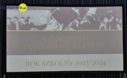 Pożegnanie uczniów klasy ósmej Szkoły Podstawowej nr 4