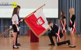 Pożegnanie uczniów klasy ósmej Szkoły Podstawowej nr 4