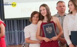 Pożegnanie uczniów klasy ósmej Szkoły Podstawowej nr 4