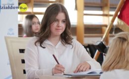 Pożegnanie uczniów klasy ósmej Szkoły Podstawowej nr 4