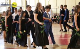 Ósmoklasiści pożegnali swoją szkołę. Szkoła Podstawowa nr 3