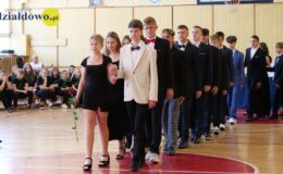 Ósmoklasiści pożegnali swoją szkołę. Szkoła Podstawowa nr 3