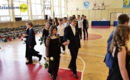 Ósmoklasiści pożegnali swoją szkołę. Szkoła Podstawowa nr 3