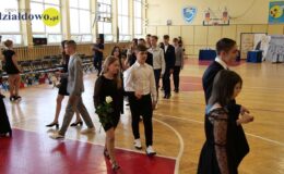 Ósmoklasiści pożegnali swoją szkołę. Szkoła Podstawowa nr 3