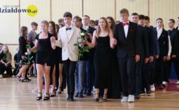 Ósmoklasiści pożegnali swoją szkołę. Szkoła Podstawowa nr 3