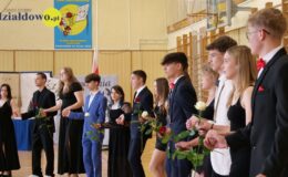 Ósmoklasiści pożegnali swoją szkołę. Szkoła Podstawowa nr 3